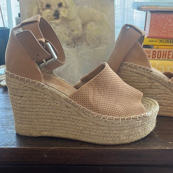 Marc Fisher wedge sandals - Picture 2 of 6